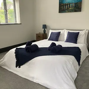 https://little-elm-luxury-stay-30-mins-walk-from-bath-city.tophotelsbath.com